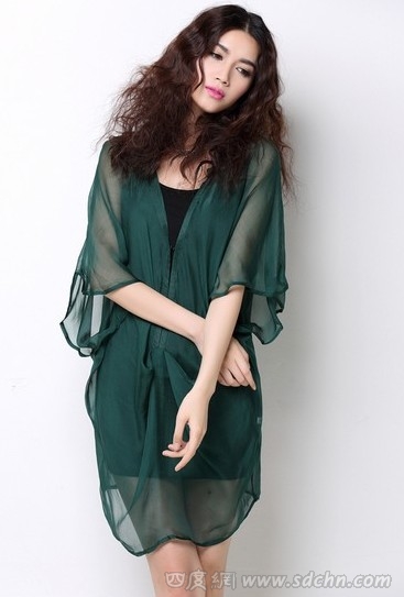 宽松成熟的夏季女装