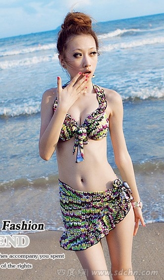 小胸若何挑选比基尼