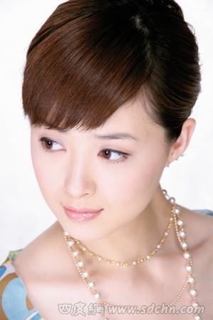 蒋欣穿衣打扮