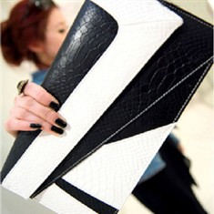 2012新款手包女包斜跨小包欧美复古包公文包蛇纹撞色手拿包信封包