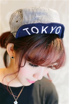 刺绣TOKYO棉布竖条纹平顶平沿翻边棒球帽
